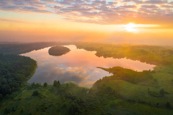 Jezero po ránu — Stock fotografie