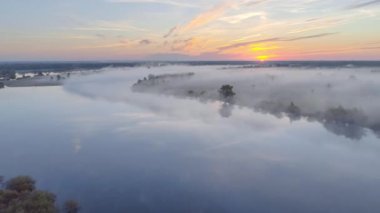 İlkbaharda Prypyat Nehri'nin taşkın ovası
