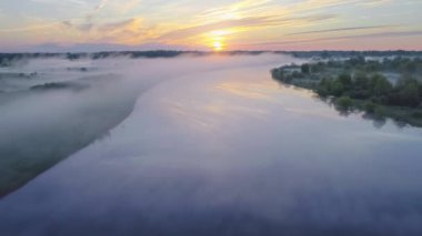İlkbaharda Prypyat Nehri'nin taşkın ovası