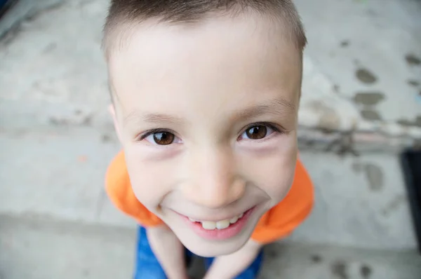 Bovenaanzicht Jongen Portret Close Lachende Gezicht Van Het Kind Kaukasische — Stockfoto