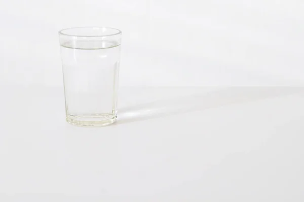 Water Transparent Glass Gray Background Purified Fresh Drink Water Table — Stock Photo, Image