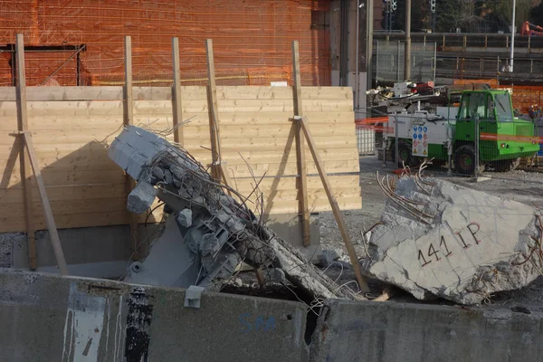 Ruinas del puente Ponte Morandi en Génova —  Fotos de Stock