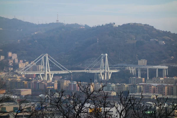 Cenova 'da Ponte Morandi Köprüsü Harabeleri