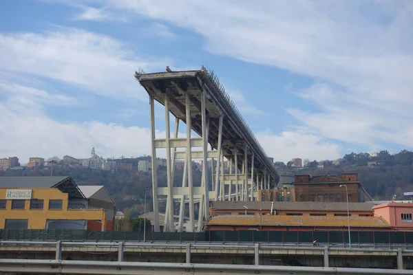 Ruínas da Ponte Morandi em Génova — Fotografia de Stock