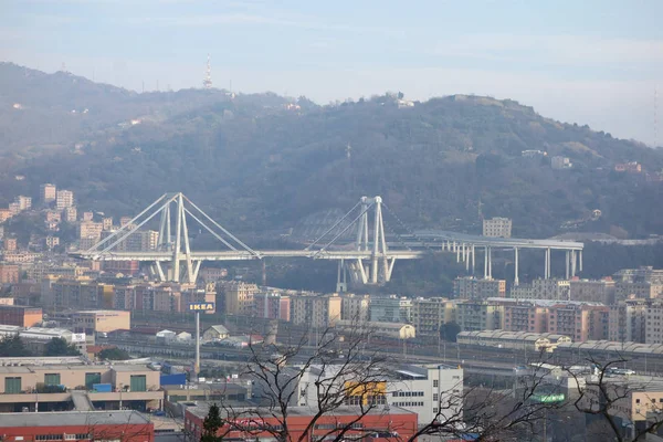 热那亚的莫兰迪桥遗址 — 图库照片