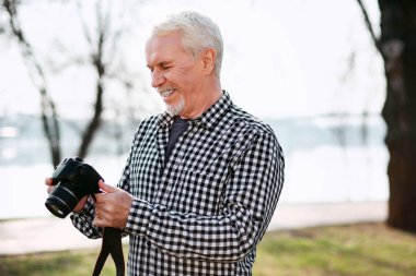 Neşeli komuta sizde sabitleme kamera
