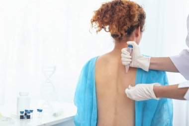 Dermatit tedavi alma genç hasta