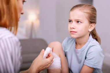 Hemşire depresif genç kız