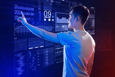 Fütüristik bilgisayar dokunmadan süre etkilendim duygu duygusal delikanlı