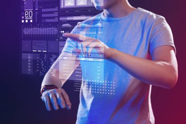 Akıllı bir saati ve bir hologram yapım profesyonel web geliştirici