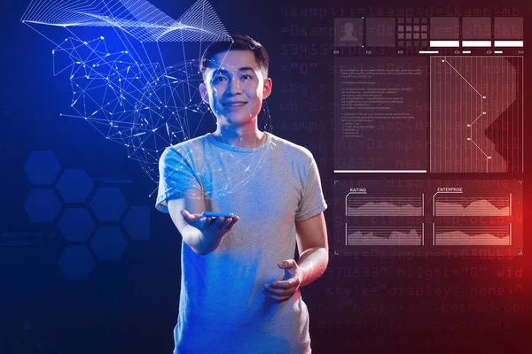 Bir hologram yaparken etkilendim duygu genç programcı