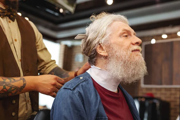 Concentrated bearded man being ready for changes — Stock Photo, Image