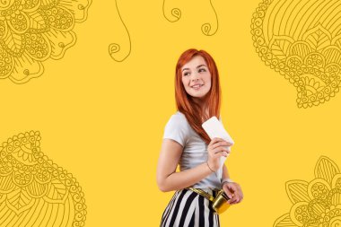 Mesafe içine yeni bir akıllı telefon tutarak arayan genç öğrenci