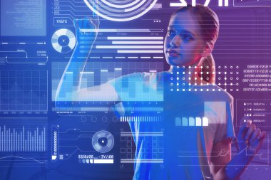 Modern teknolojileri kullanarak ve baktılar aramaya meraklı kız