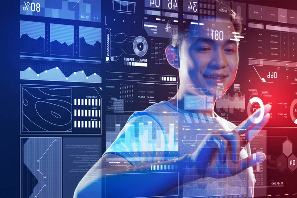 Şeffaf ekran dokunmadan süre gülümseyen pozitif programcı