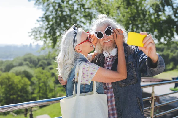 Delighted nice couple travelling — Stock Photo, Image