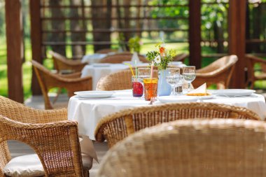 Masada duran güzel yaz kokteylleri