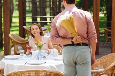 Sarışın kadın erkek arayan meraklı duygu