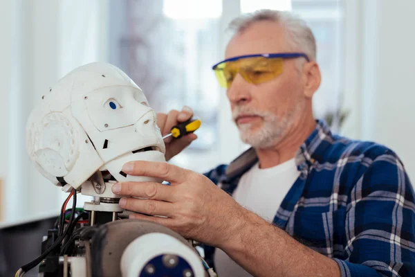 Focus selettivo di una testa di robot — Foto Stock