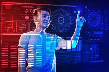 Kolay eserleri zevk ve gülümseyerek olumlu programcısı