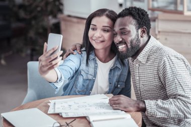 Selfies alan güzel genç öğrenciler