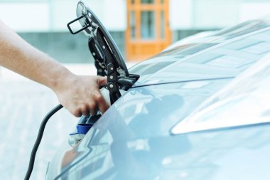 Bir elektrikli araba şarj hızlı ve kolay yolu