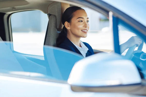Happy cheerful woman enjoying driving — Stock Photo, Image