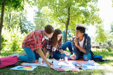 Bazı yaratıcı fikir sahip gelecekteki iş adamı