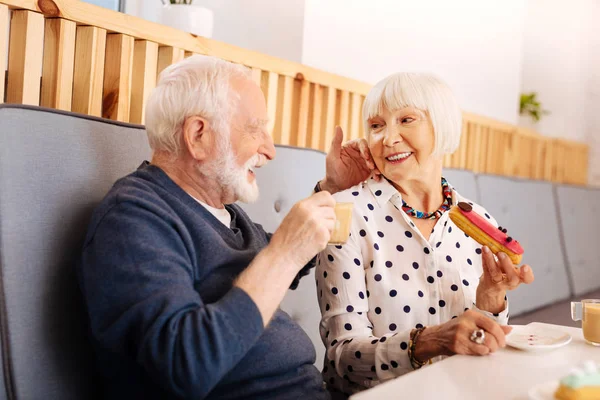 Kochający mężczyzna senior, rocznica — Zdjęcie stockowe