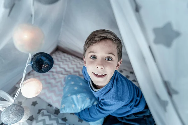 Portrait of funny kid that posing on camera — Stock Photo, Image