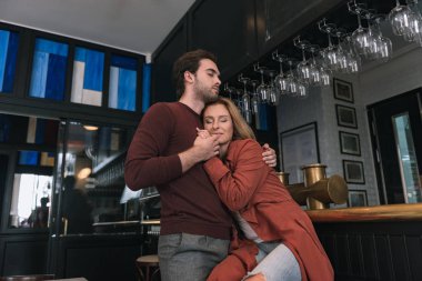 Olumlu memnun kaç sarılma