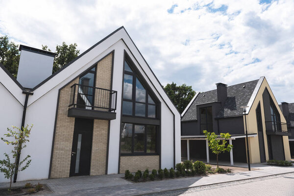 Продаются новые красивые здания
