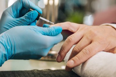 Erkek uygulanan baz kat eller