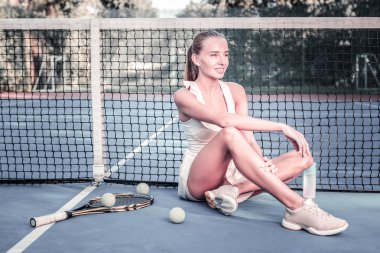 Çekici kadın oyuncu ortağı için bekleyen ilham