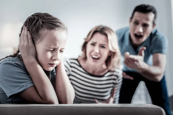 Dühös szülők kiabálva — Stock Fotó
