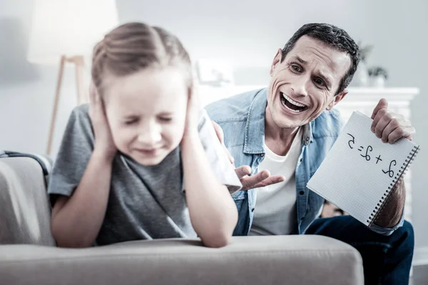 Uomo pazzo che urla — Foto Stock