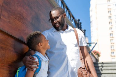 Oğluyla gurur duyuyor olmak olumlu iyi adam