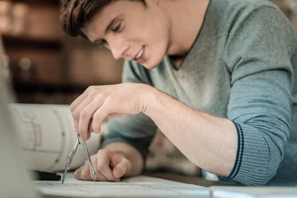 Enfoque selectivo de una herramienta de dibujo — Foto de Stock