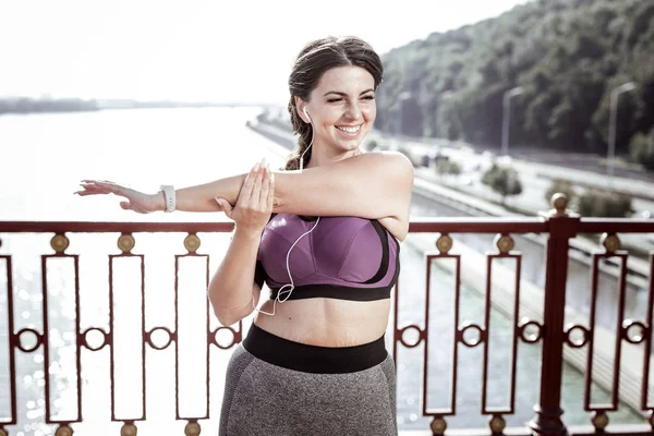 Hoş güzel sportif kadın müzik