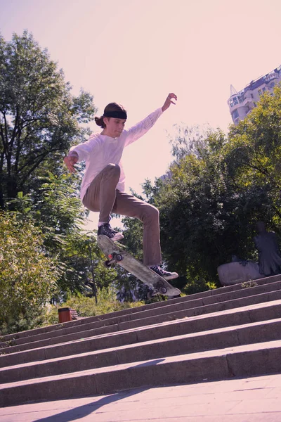 Profi-Freestyler beim Training mutig — Stockfoto