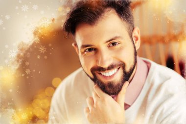 Tarihten sonra kız arkadaşımla çok olumlu duygu duygusal sakallı yakışıklı adam