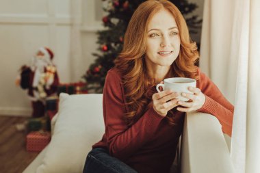 Rüya gibi genç kadın planları oluşturma