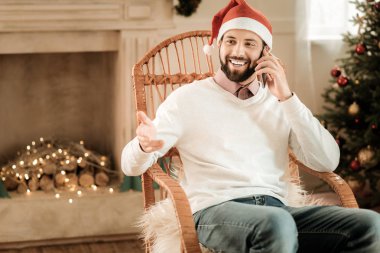 Çok mutlu neşeli adam telefon sohbet