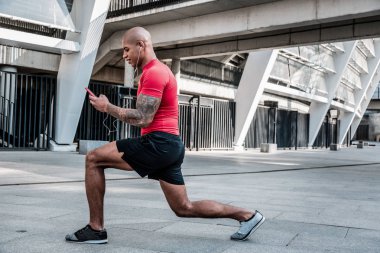 Neşeli iyi adam oynamak için bir şarkı seçimi