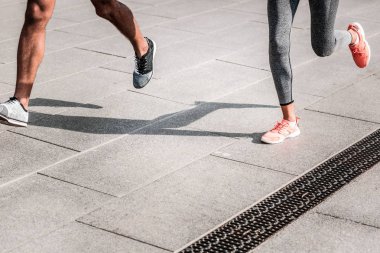 Bacaklar'ın çalışma sırasında güzel profesyonel sporcular