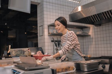 Restoran sabahları çalışma profesyonel deneyimli şef
