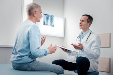 Onun hasta inceleyerek yetkili Uygulayıcı