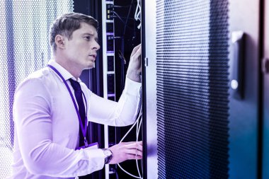 Akıllı profesyonel teknisyen teller arıyorsunuz