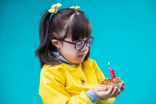 Blue Background Pretty Young Girl Bangs Looking Festive Cupcake Lighted — Stock Photo, Image