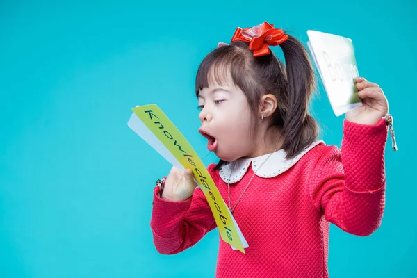 Reading Words Surprised Little Girl Being Shocked Poster Her Hands — Stock Photo, Image